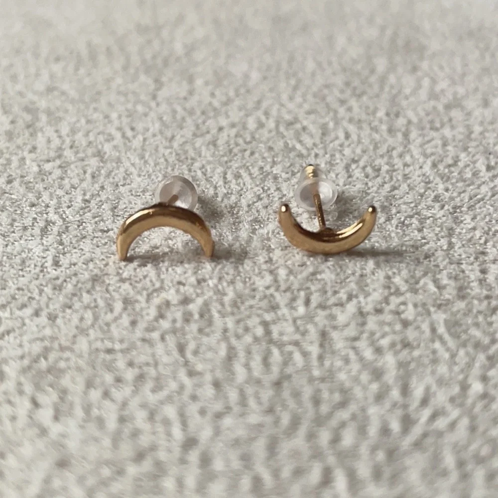 Lulus small crescent